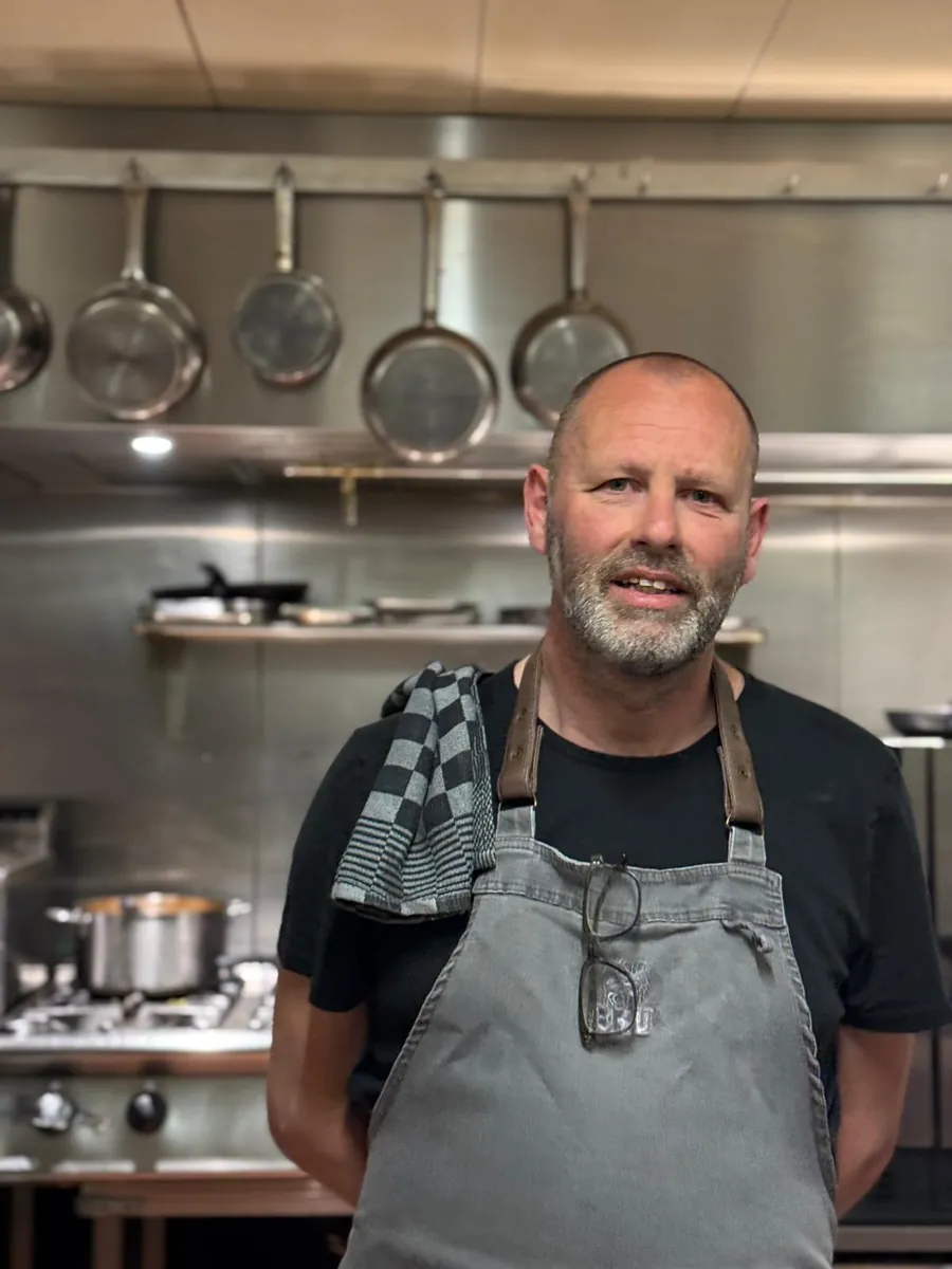 Portret van de chef in de keuken